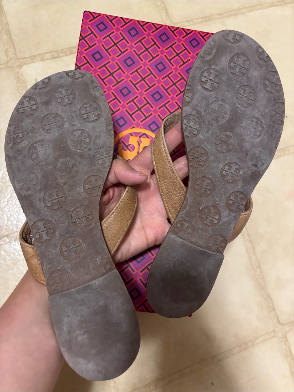 Tory Burch Tan Brown Logo Leather Thong Sandals - Picture 4 of 4